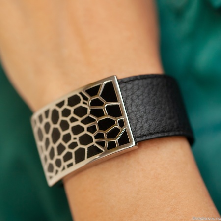 Браслет Fiore Luna, на кожаном черном ремешке, CB00992-1 S Браслет Fiore Luna, на кожаном черном ремешке, CB00992-1 S